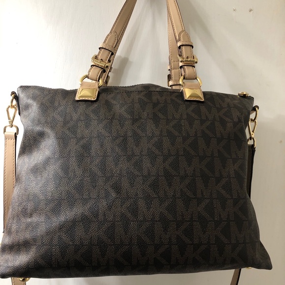 Michael Kors - Picture 3 of 15